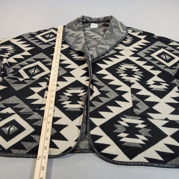 Bishop + Young Anthropologie Open Front Poncho Vest Southwest Black White M/L - Picture 8 of 8